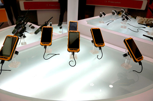 MT300便攜式移動智能終端